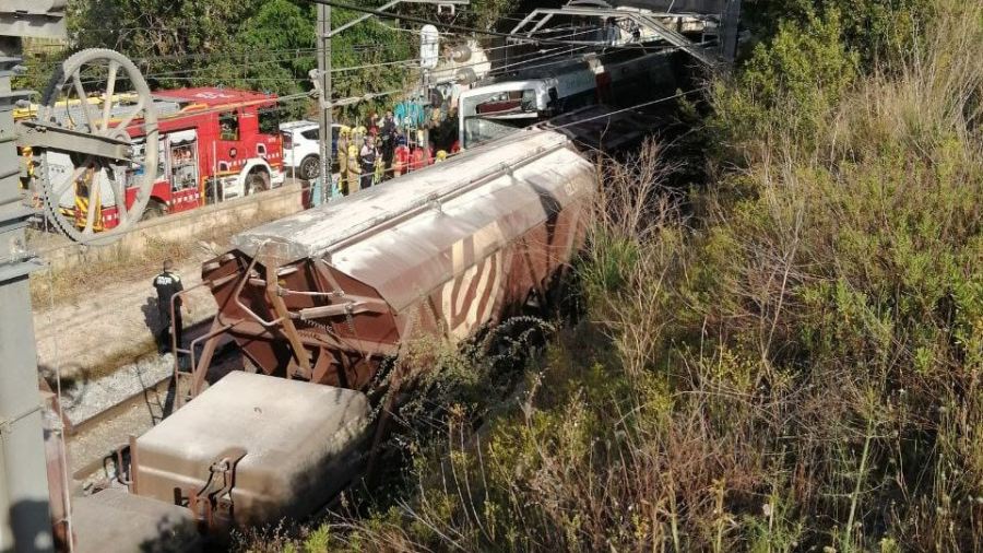Muere el maquinista del tren de pasajeros del accidente de FGC en Sant Boi