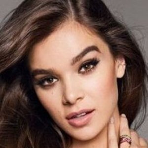 The Transformation Of Hailee Steinfeld Has Been Something To See - ZergNet