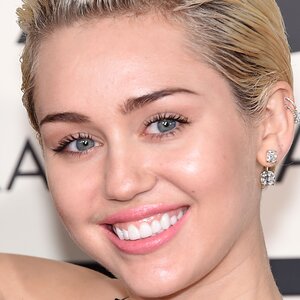 Why Miley Cyrus Doesn't Go By Her Real Name - ZergNet