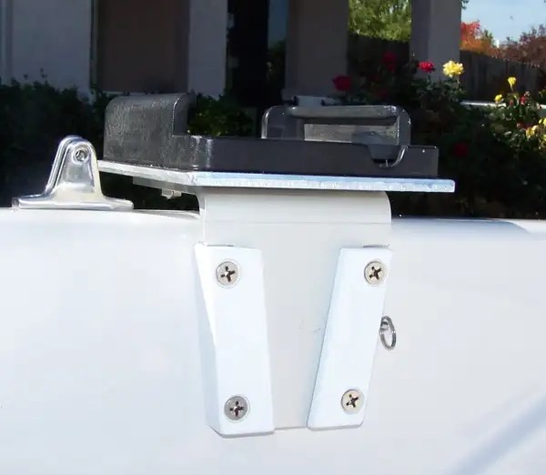 Downrigger install on a ski boat with VLock