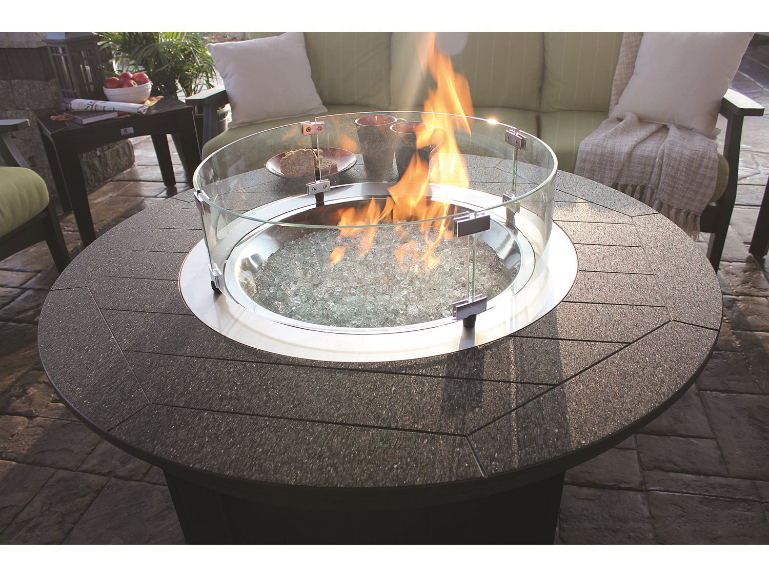 Berlin Gardens Donoma 44'' Round Chat Height Fire Pit Table BLGDFPP2544