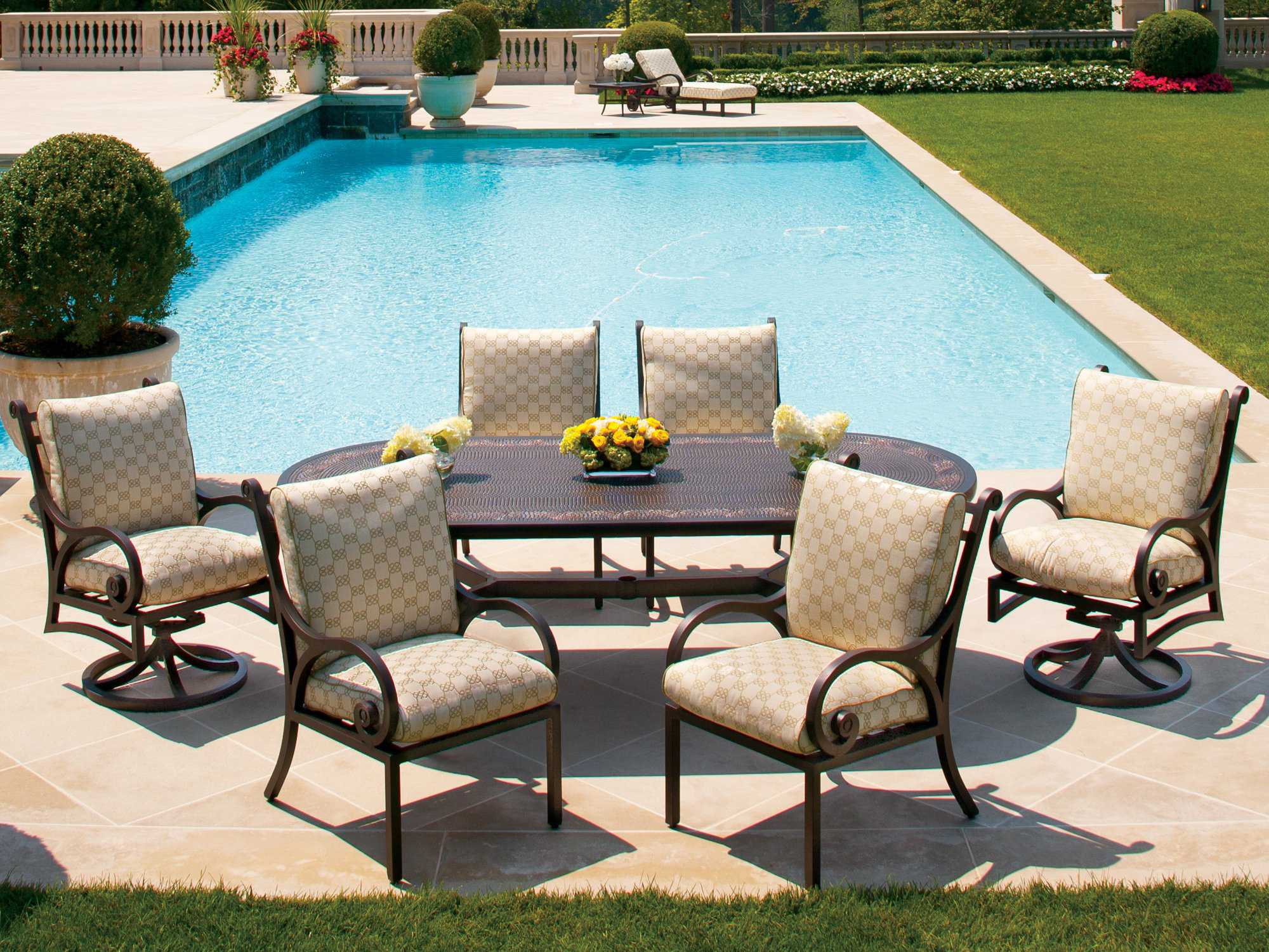 Cast Classics Greek Cast Aluminum 96 x 44 Oval Mosaic Table Top with