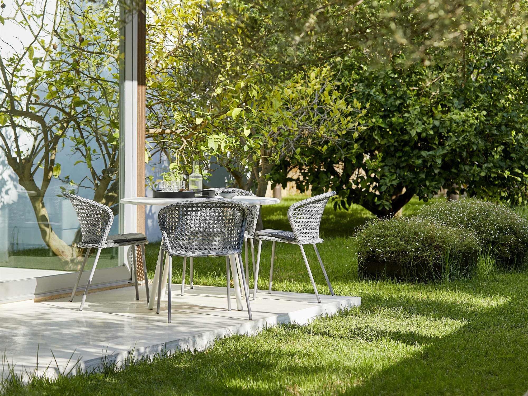 Cane Line Outdoor Lean Aluminum Wicker Dining Set CNOLEANDINSET10