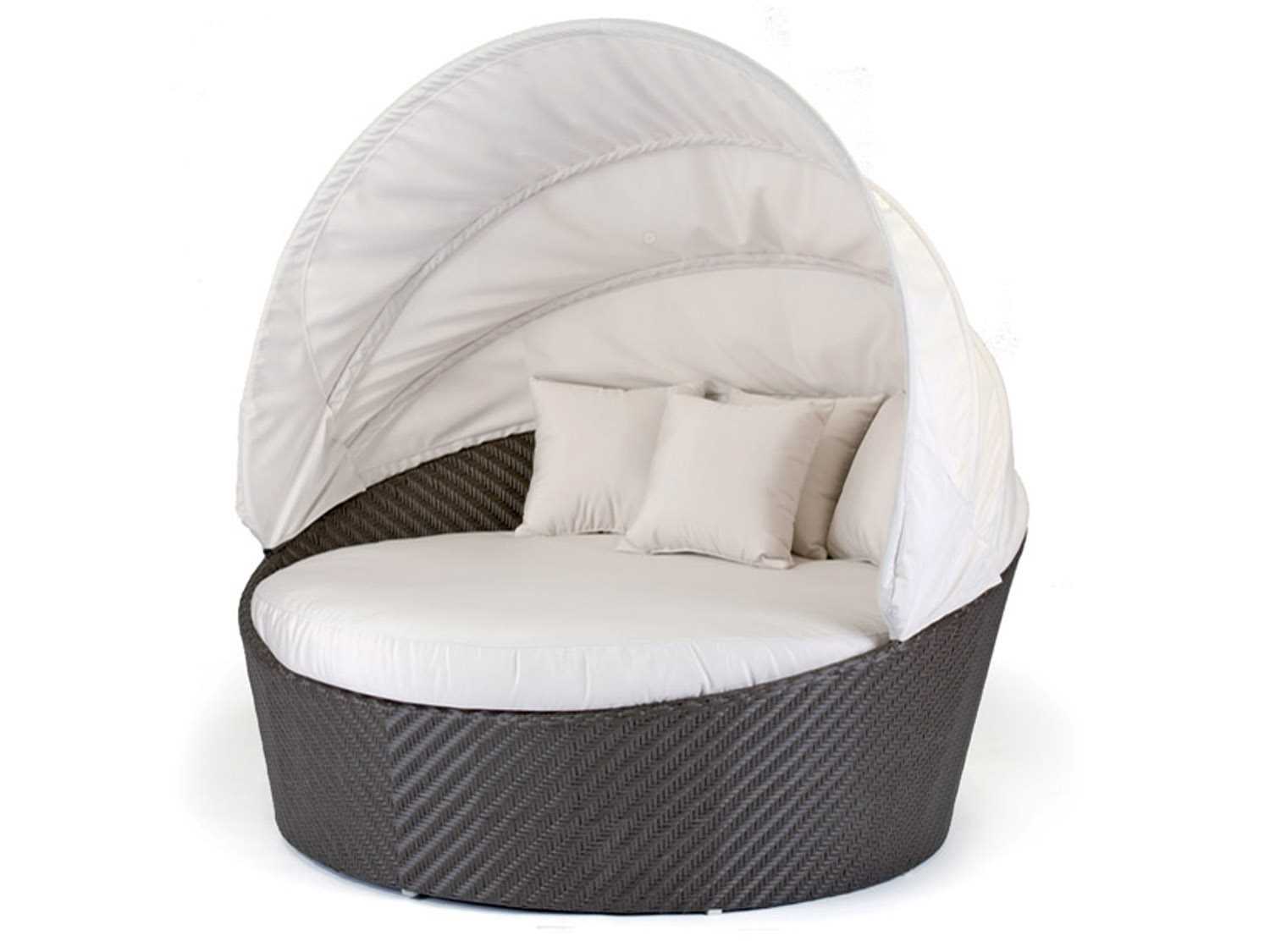 Caluco Dijon Wicker Round Daybed with Sunbrella 5404 Canopy CUDJ.825DB