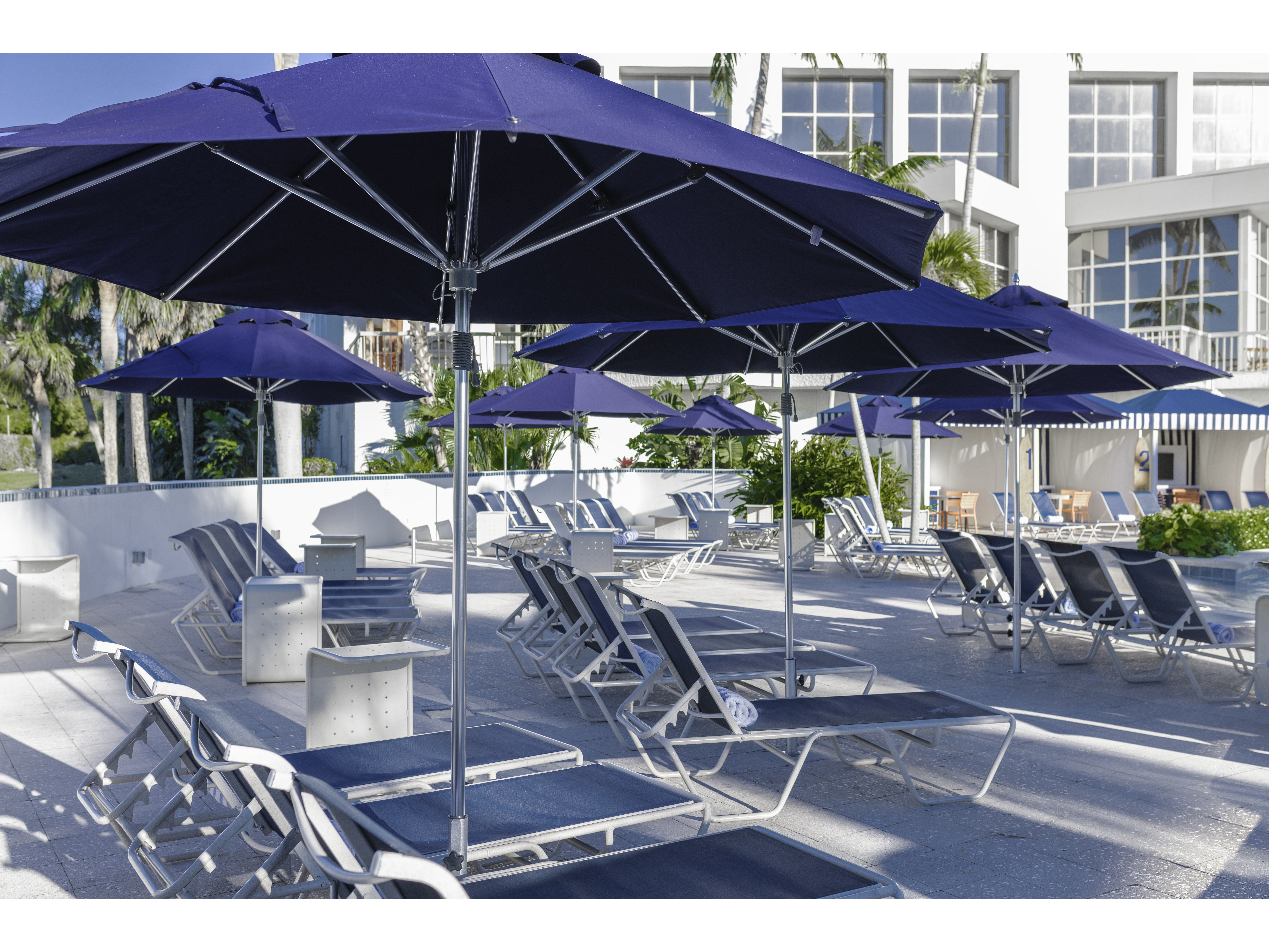 Frankford Greenwich Aluminum Silver Anodized 9 Foot Wide Octagon Pulley Lift Umbrella Fu854cam