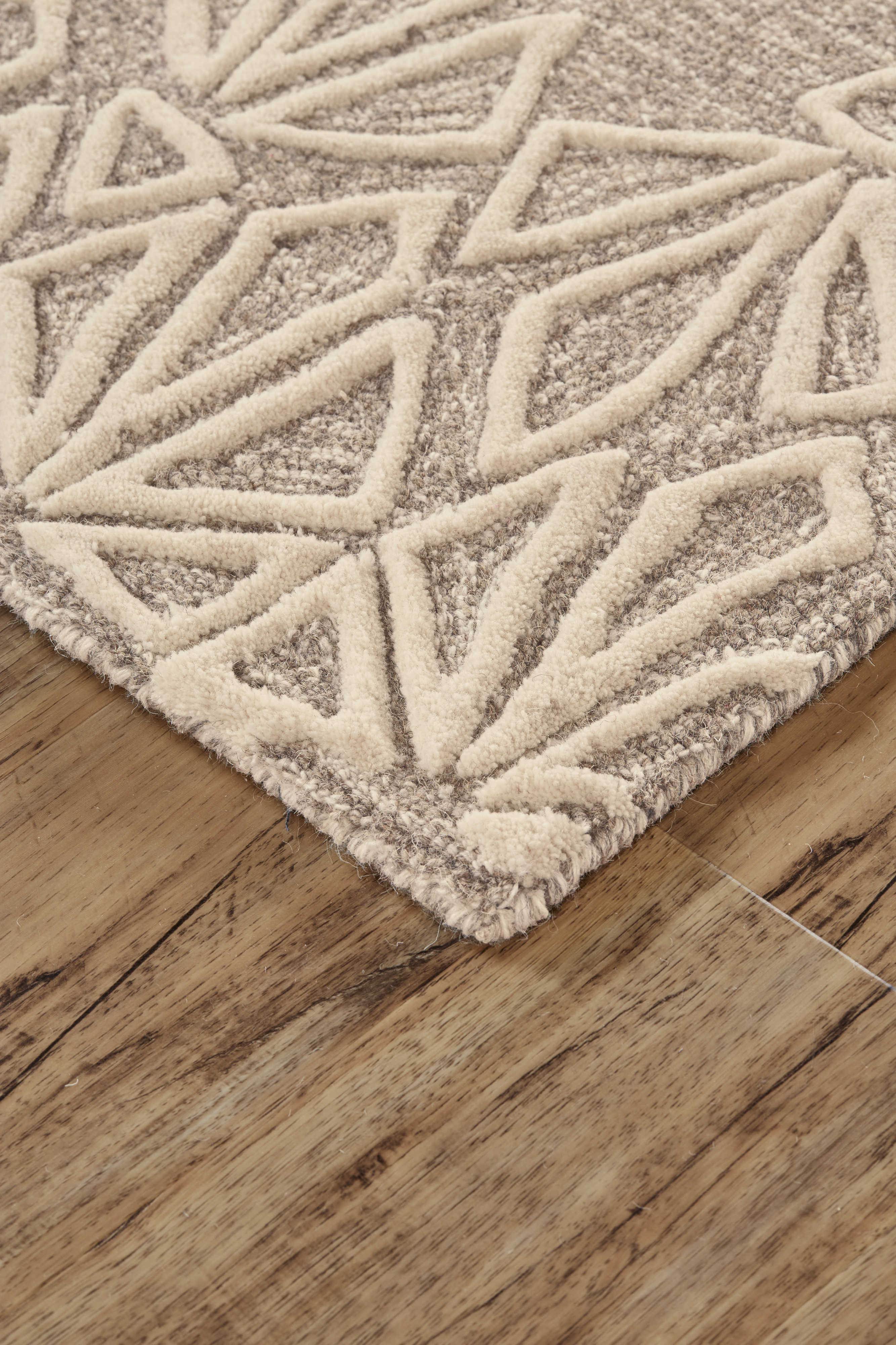 Feizy Rugs Enzo Ivory / Taupe 2'6'' x 8' Runner Rug FZ8735FIVORYTAUPERUN