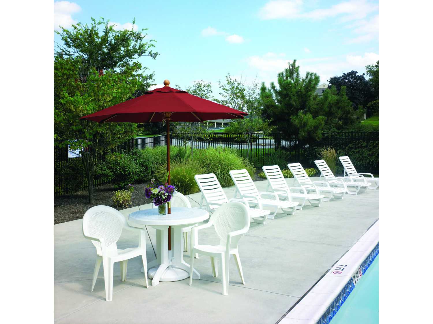 Grosfillex Bahia Resin White Adjustable Outdoor Patio Chaise Lounge