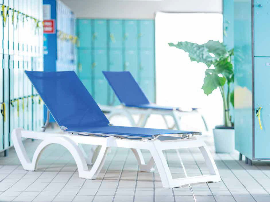 Grosfillex Jamaica Beach Sling Resin White Adjustable Outdoor Chaise Lounge in Blue GXUT747006