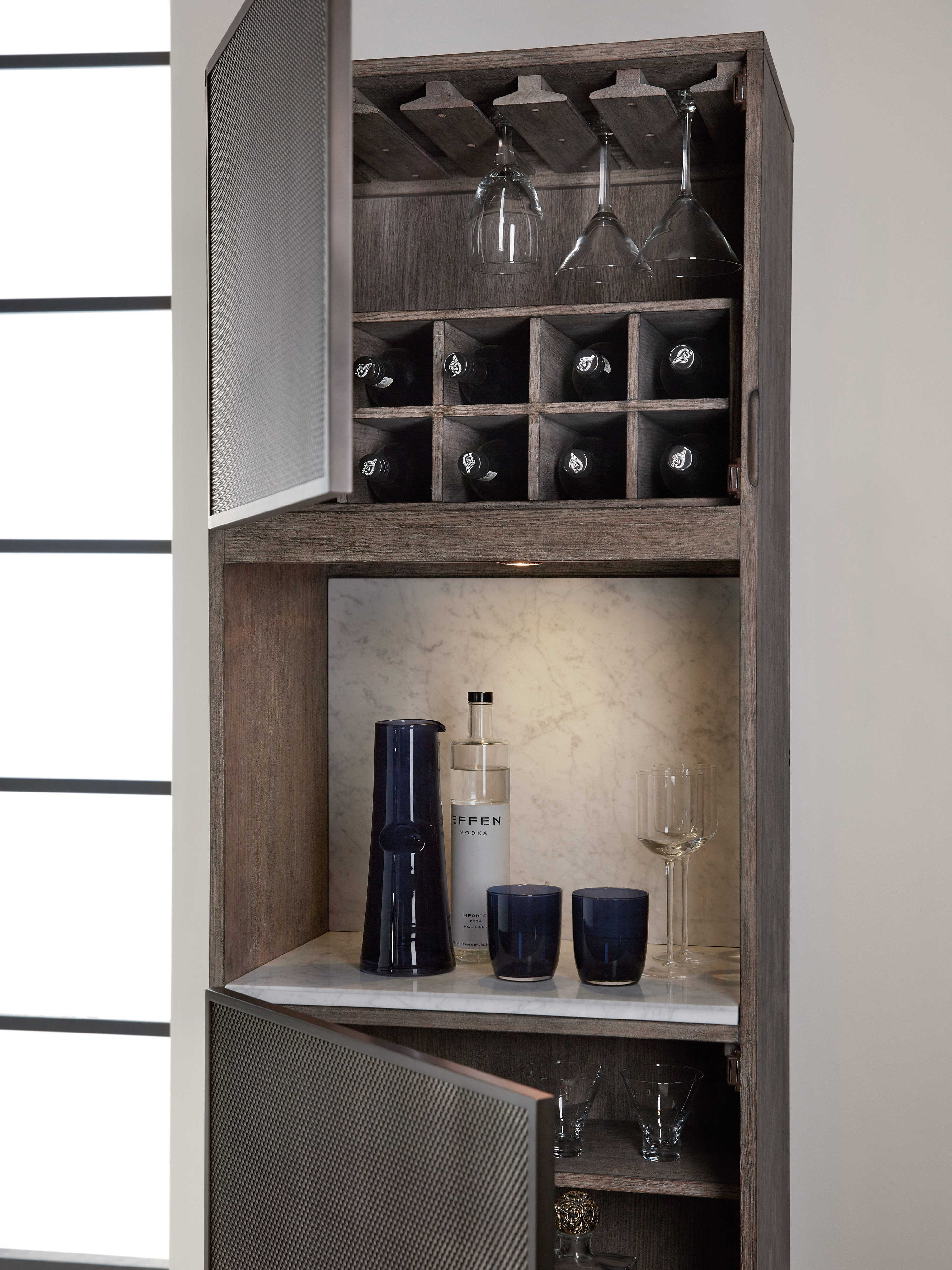 Hooker Furniture Melange Dark Wood Bar HOO6385044195