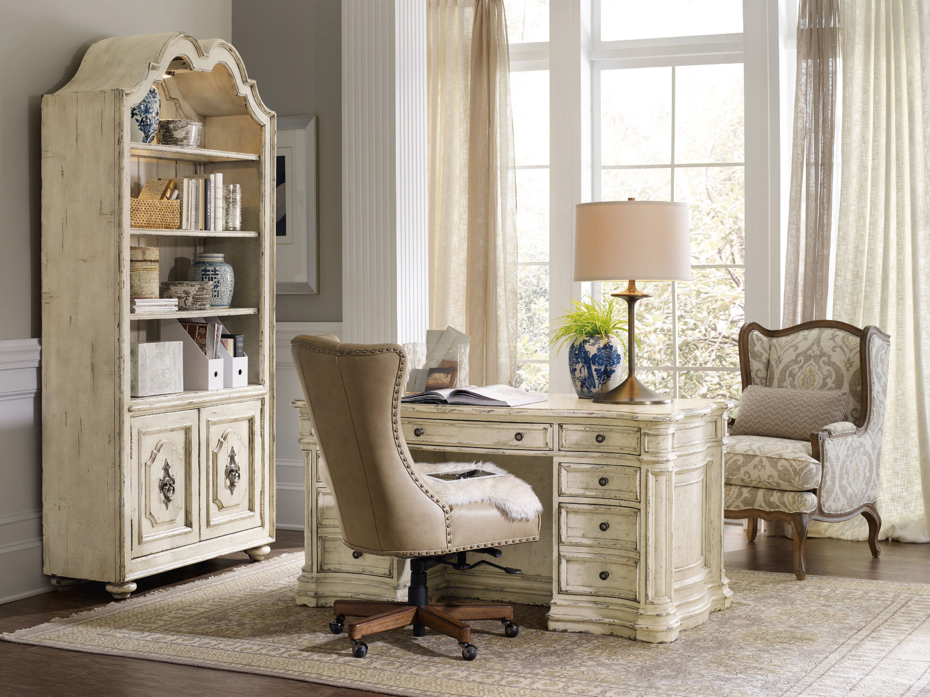 Hooker Furniture Lynn Caruso Falvo with Medium Wood Executive Chair