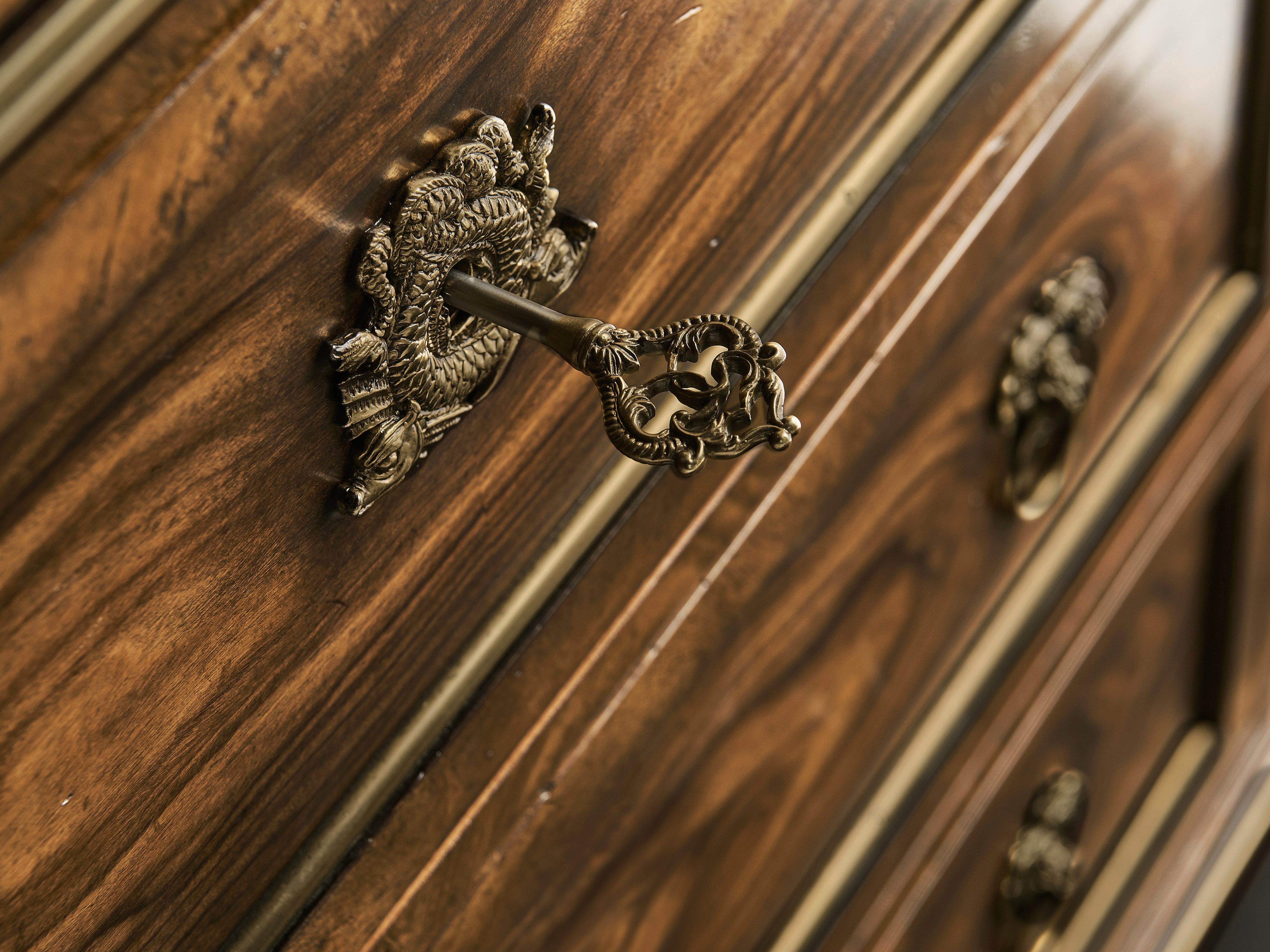 Jonathan Charles Viceroy 66" Wide 6Drawers Mahogany Wood Double