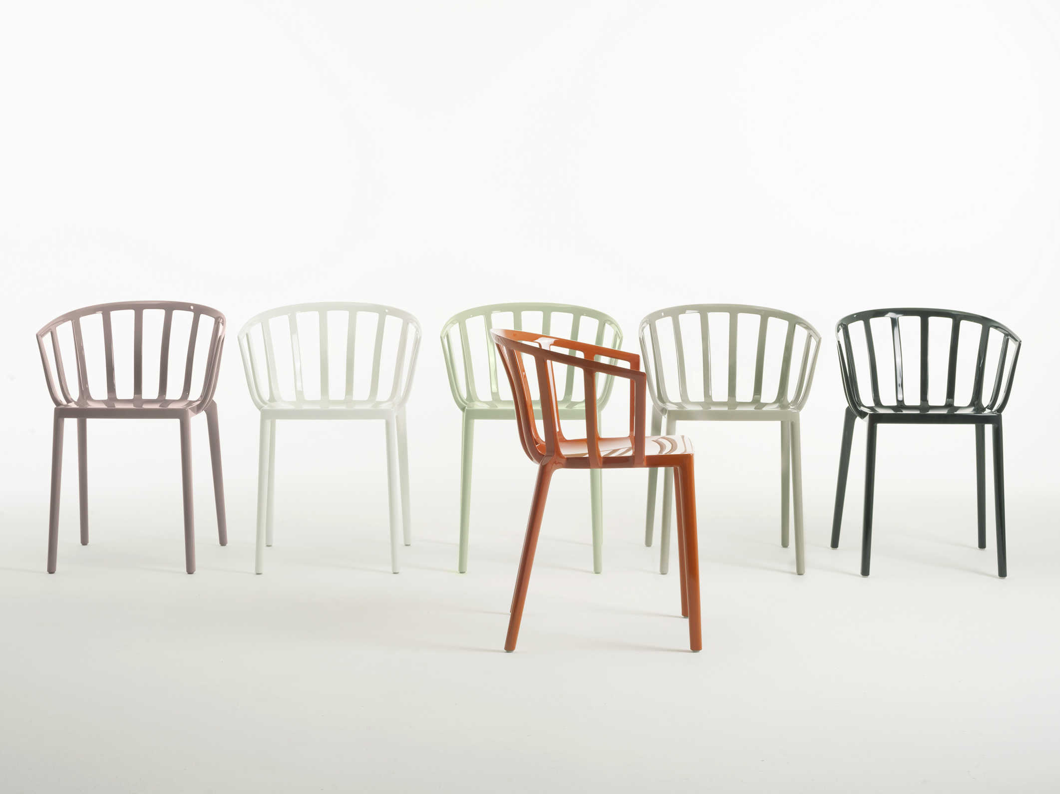 Kartell Outdoor Venice Black Resin Dining Arm Chair KAO580609