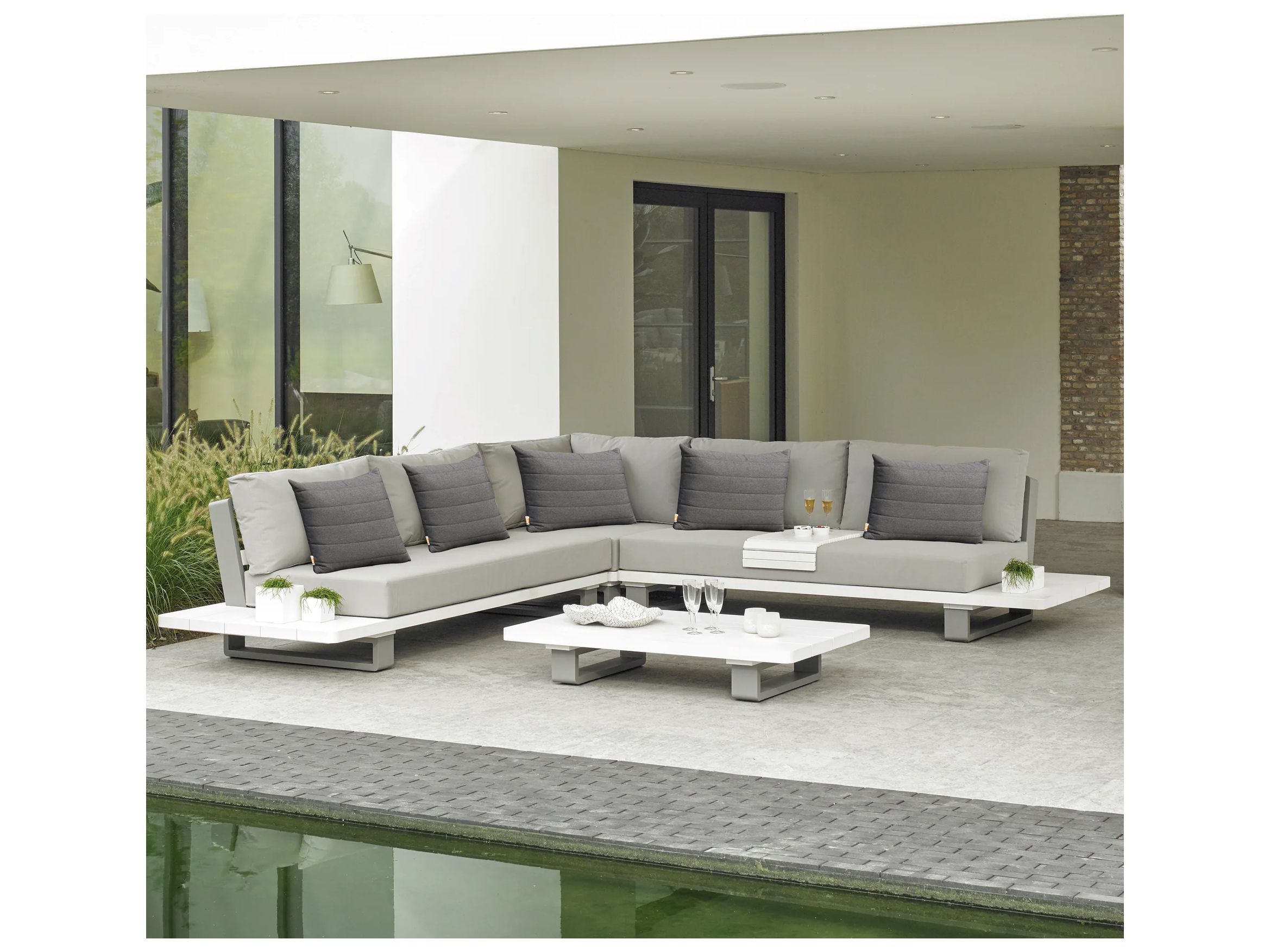 Kettler Fitz Roy Closeout White Aluminum Sectional Set in Grey Chine