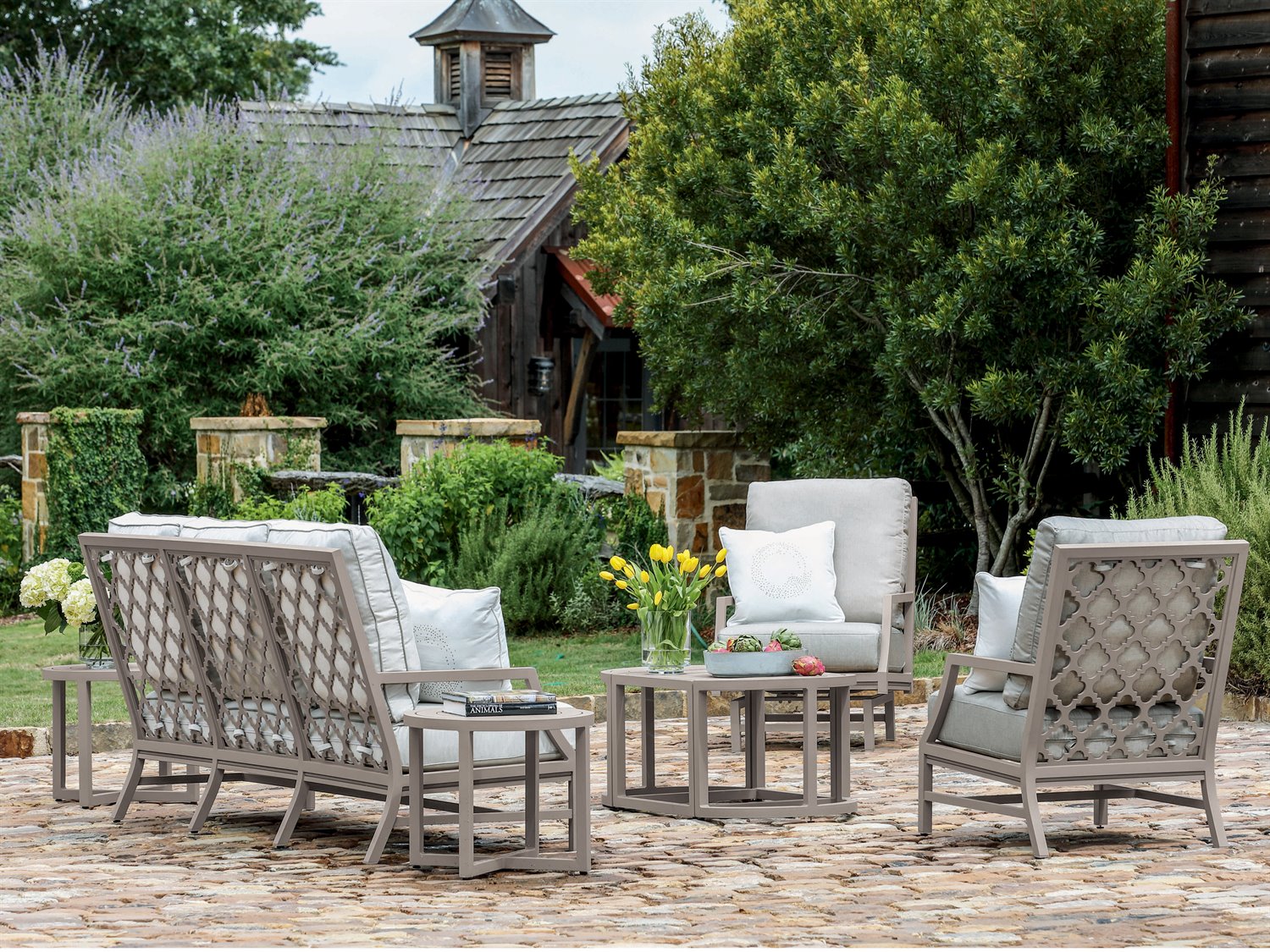 Lane Venture Horizon Aluminum 49''W x 25''D 3 Piece Oval Coffee Table