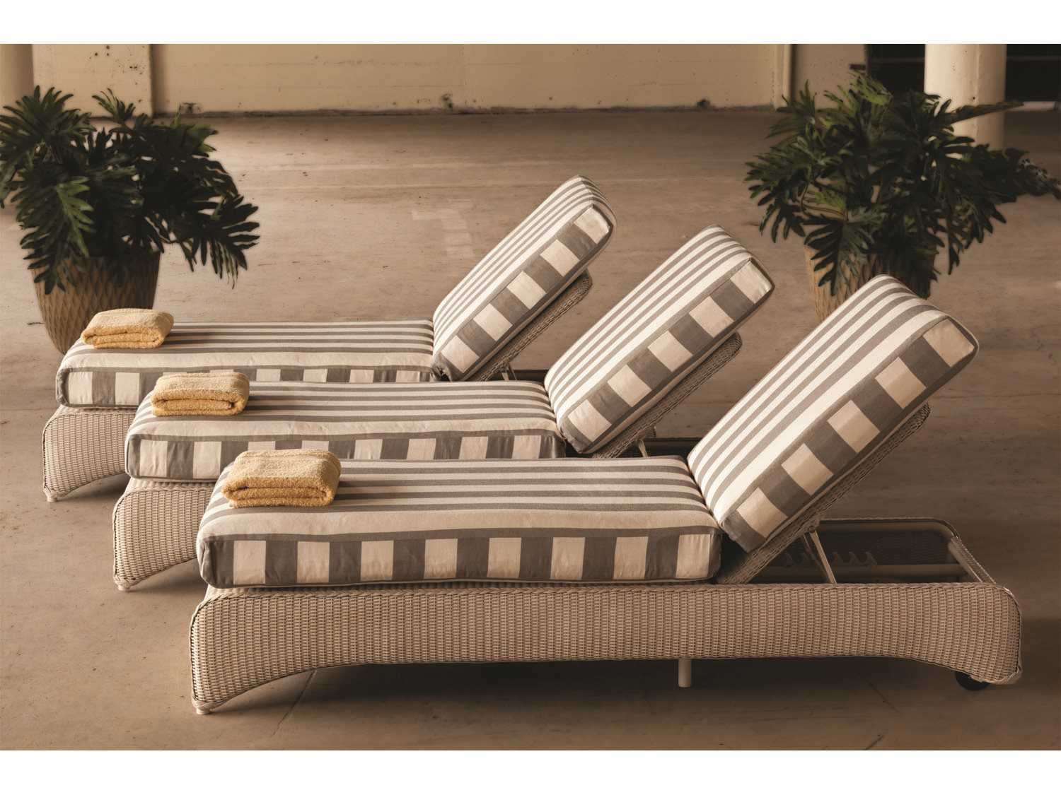Lloyd Flanders Dining & Accessories Wicker Patio Chaise Lounge LF6020