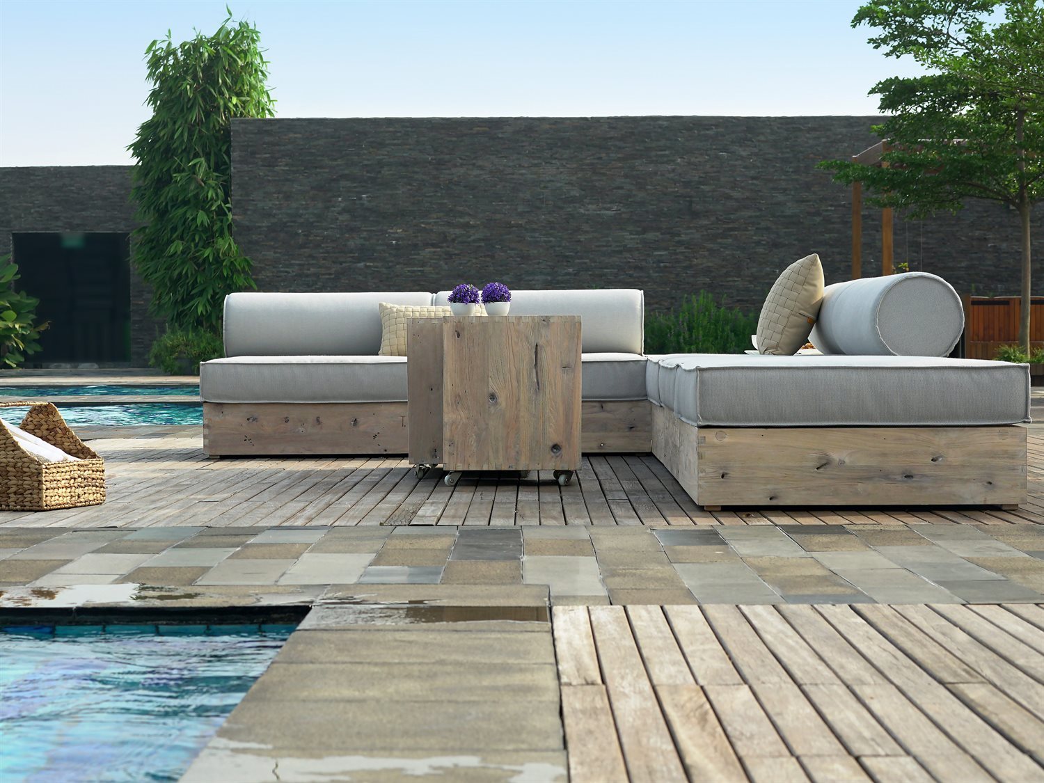 MamaGreen Aiko Teak 17'' Square Rolling End Table MMGAIK20