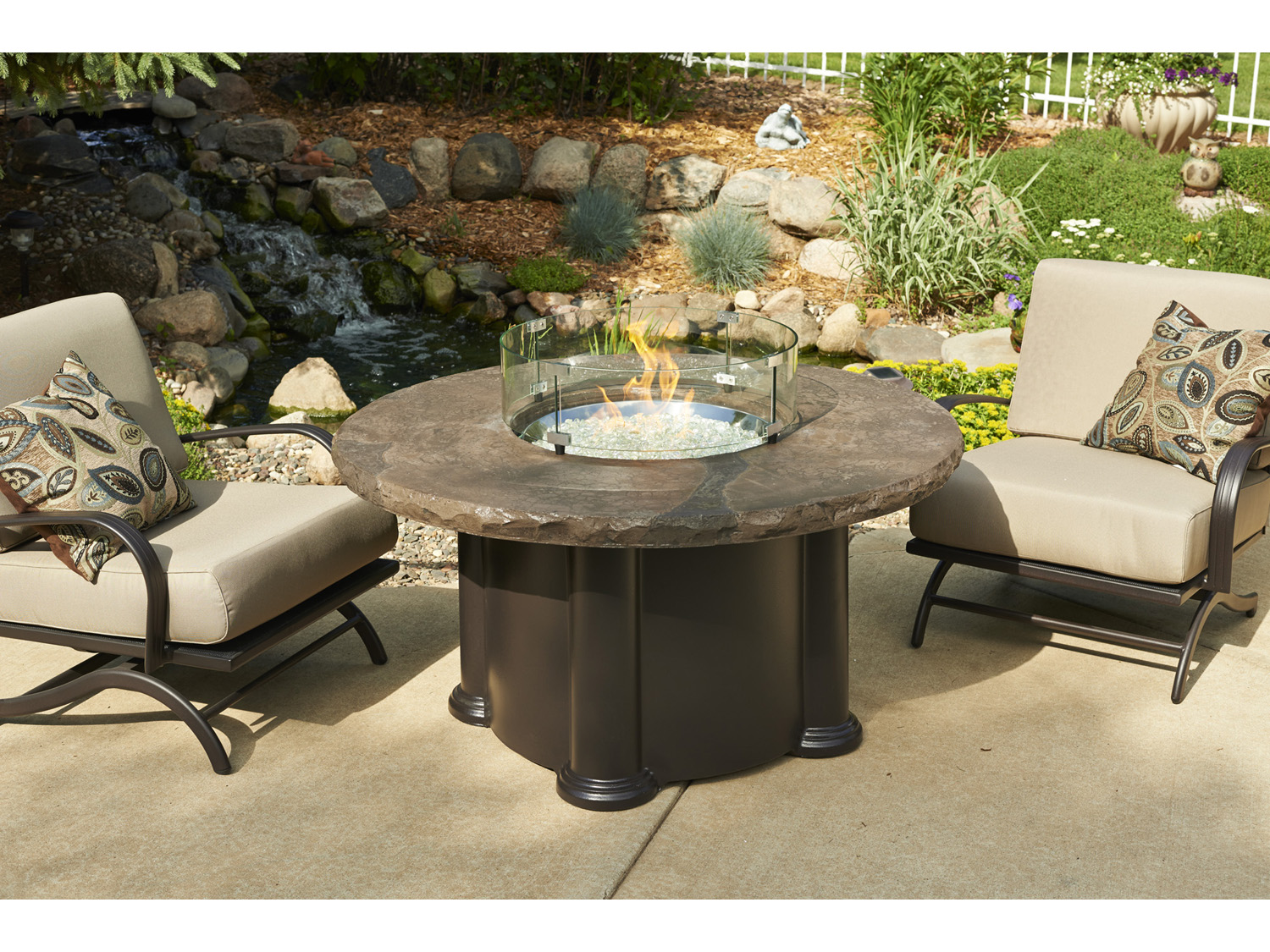 Outdoor Greatroom Marbleized Noche Colonial Chat Height Round Gas Fire