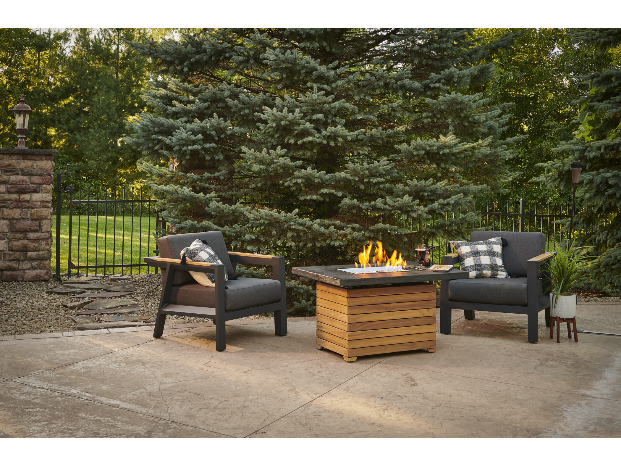 Outdoor Greatroom Darien Teak Rectangular Everblend Top Gas Fire Pit