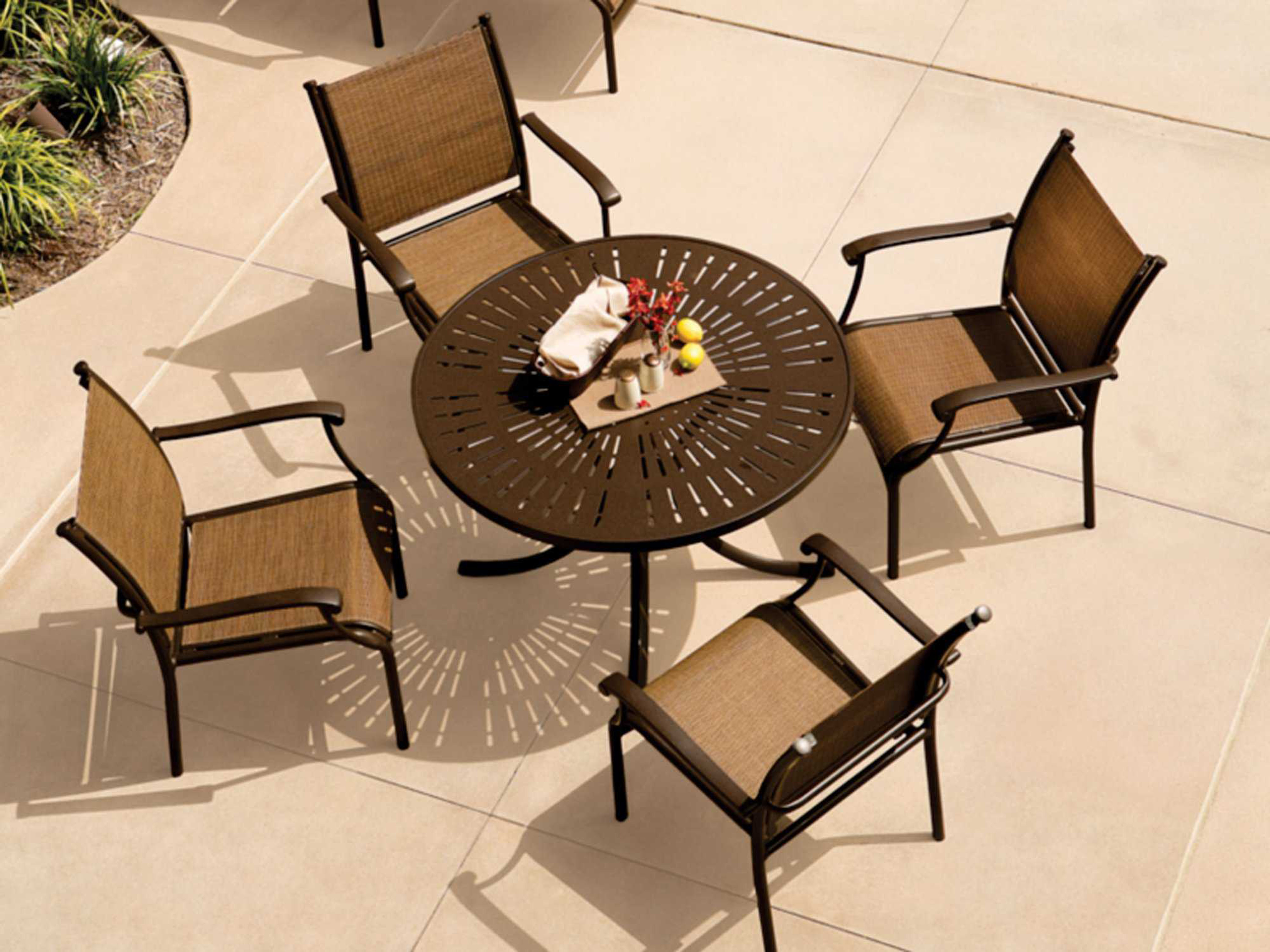 Tropitone Sorrento Relaxed Sling Cast Aluminum Dining Set SRSDS