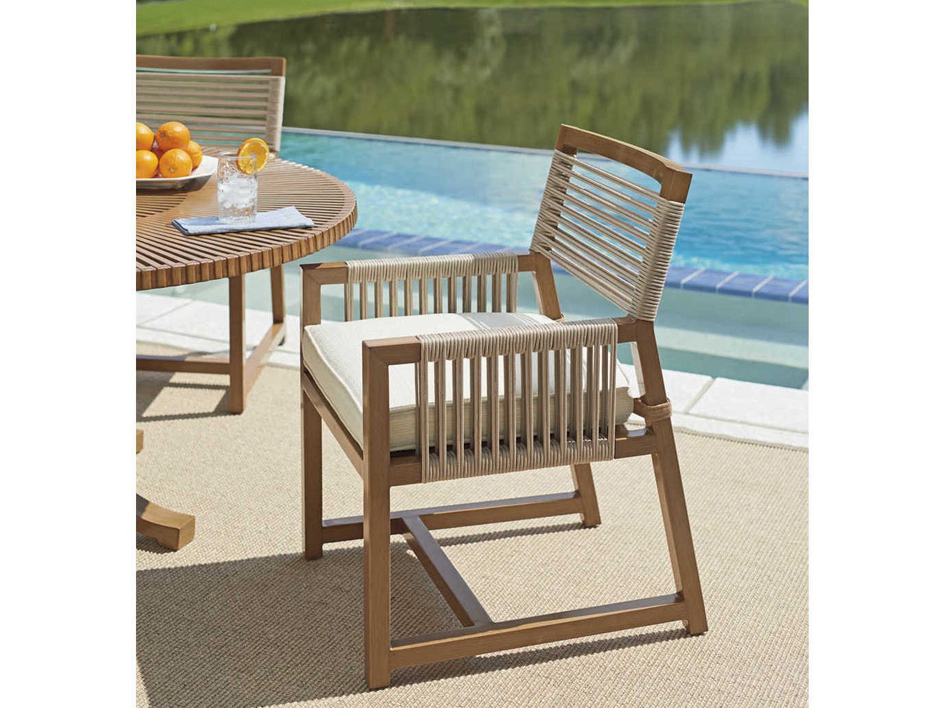 Tommy Bahama Outdoor Living Outdoor/Patio Round Dining Table 3925875C
