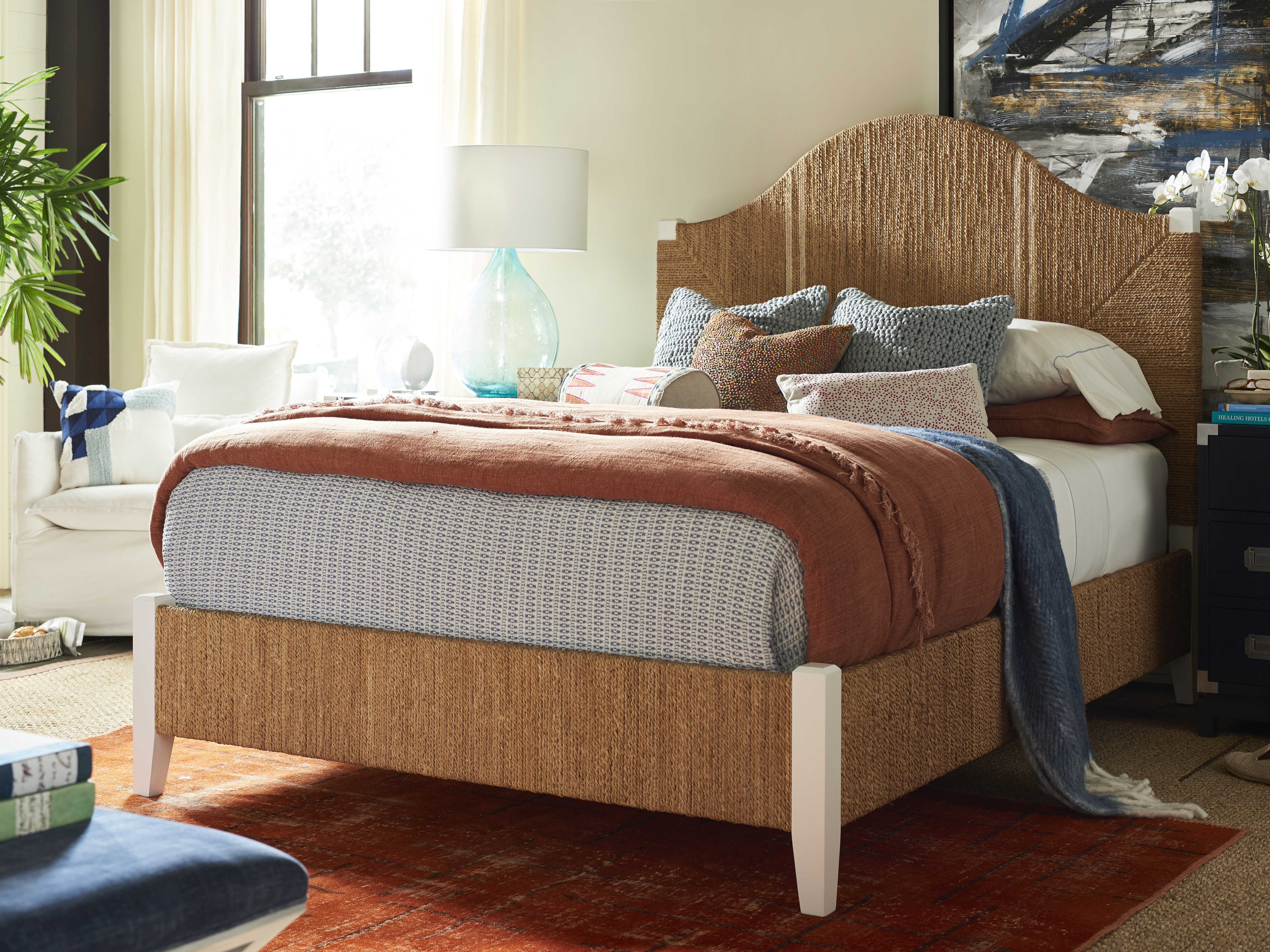 Universal Furniture Coastal Living Sailcloth Queen Platform Bed UF833210B