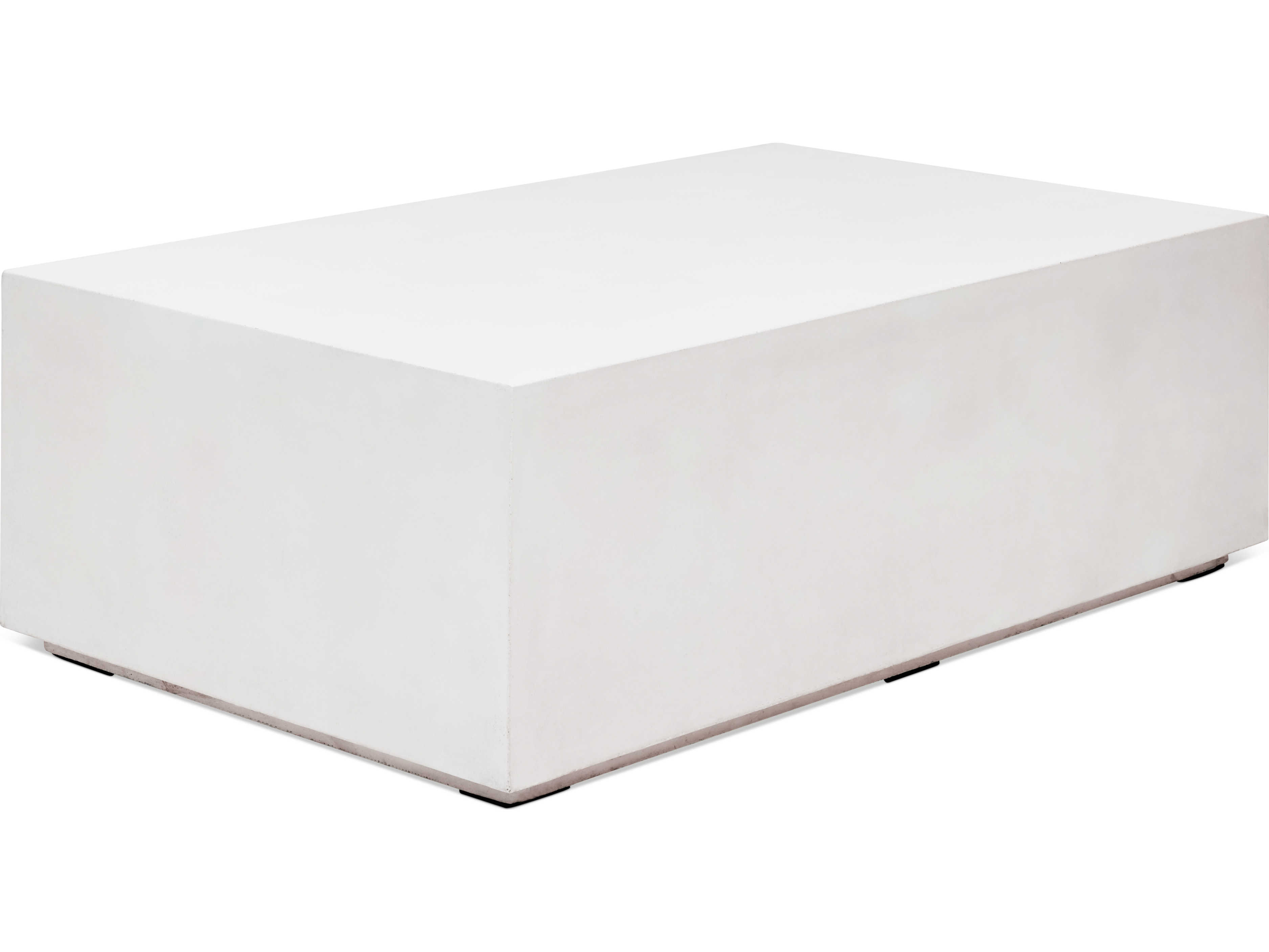 Black Concrete Outdoor Coffee Table Tao Tribu / Ombre finishes transform industrial materials