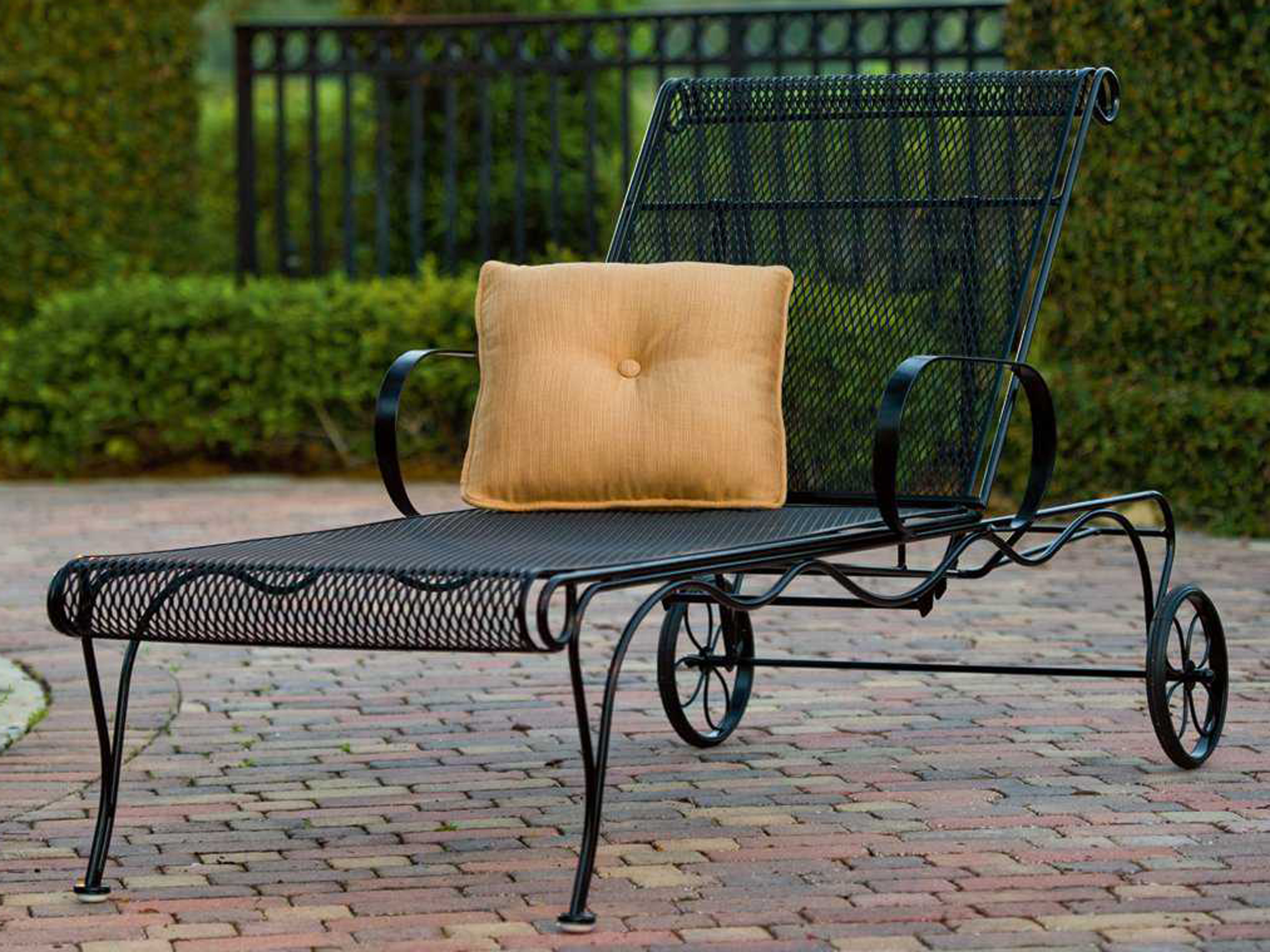 Woodard Tucson Wrought Iron Adjustable Outdoor Chaise Lounge WR1G0070