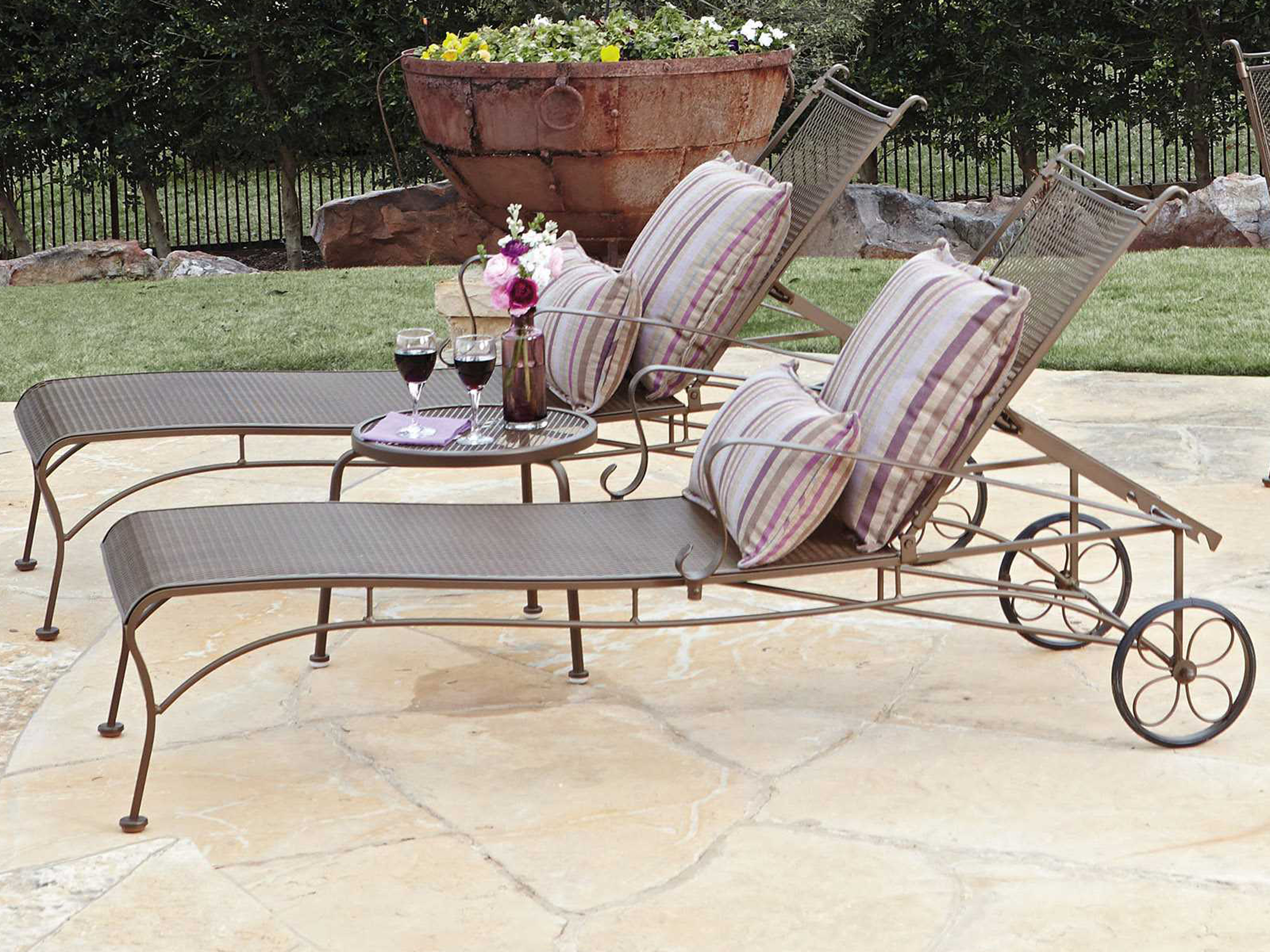 Woodard Bradford Mesh Wrought Iron Adjustable Chaise Lounge 7X0070