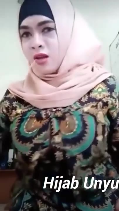 Guru Cantik Seksi Lagi Sange Nekat Pamer Toket Gede