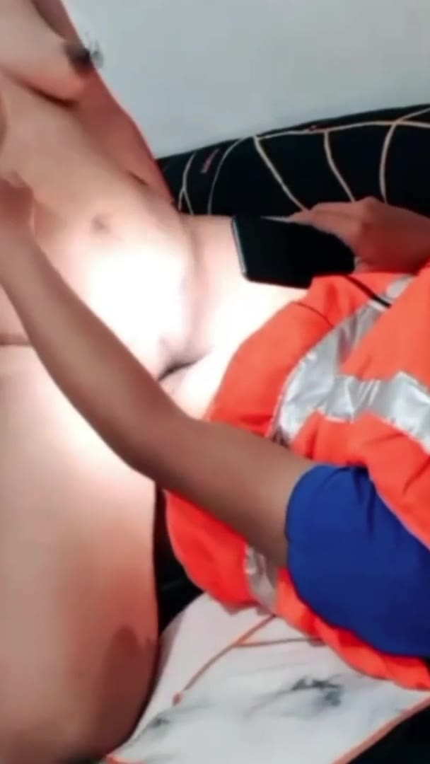 Ibu Dosen Sange Berat Tukang Parkirpun Jadi Pelampiasan