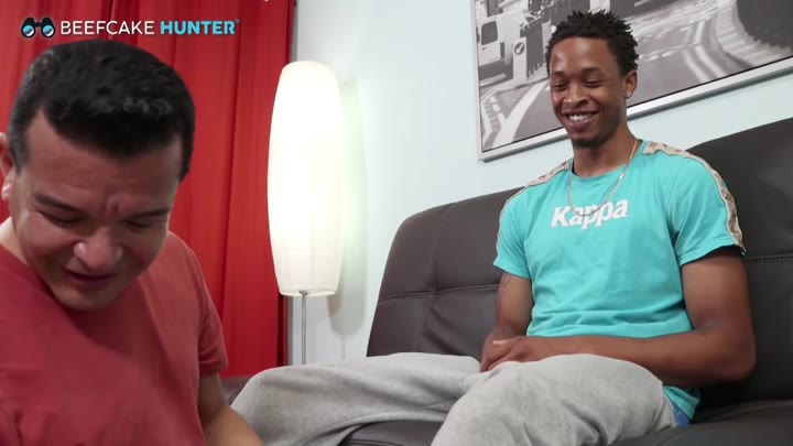 BeefCakeHunter – Deeshawn Loves His Balls Licked
