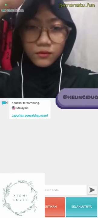 Hijab Hitam Manis Ome Tv Kacamata Doodflix