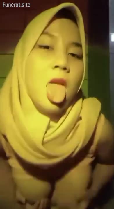 Bokep Indo Abg Hijab Cantik Sange Mainin Memek Mulus