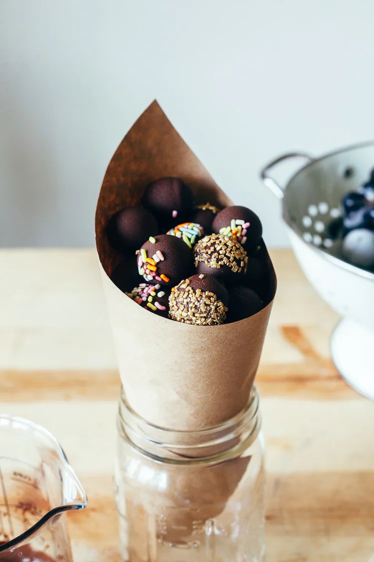 9 DIY Chocolate Snacks For Pregnant Women Who Need Something Sweet STAT