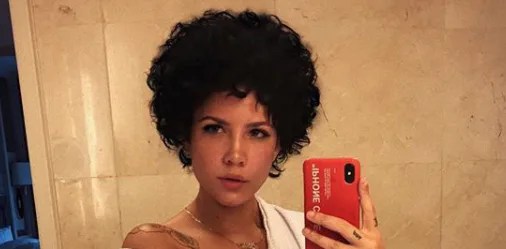 Halsey Is Not Here For Trolls Criticizing Her Natural Hair