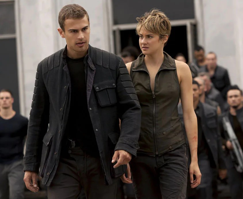 Divergent Four And Tris Moments