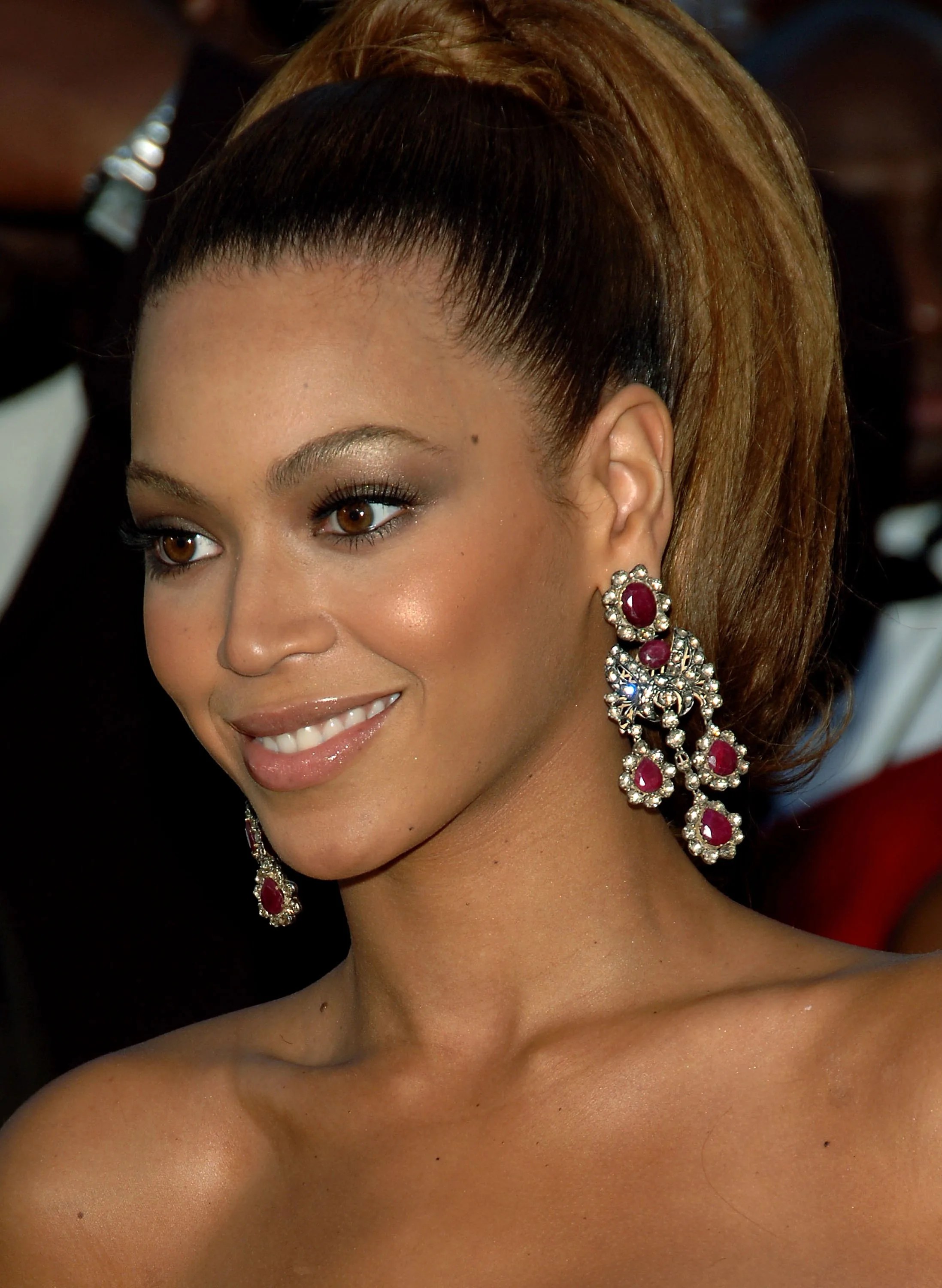 7 BeyonceInspired Makeup Tips, Straight From The People Who Make Her