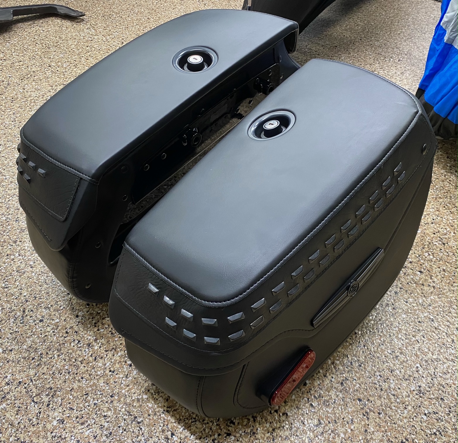2018+ OEM Heritage Classic Saddlebags Like New Harley Davidson Forums