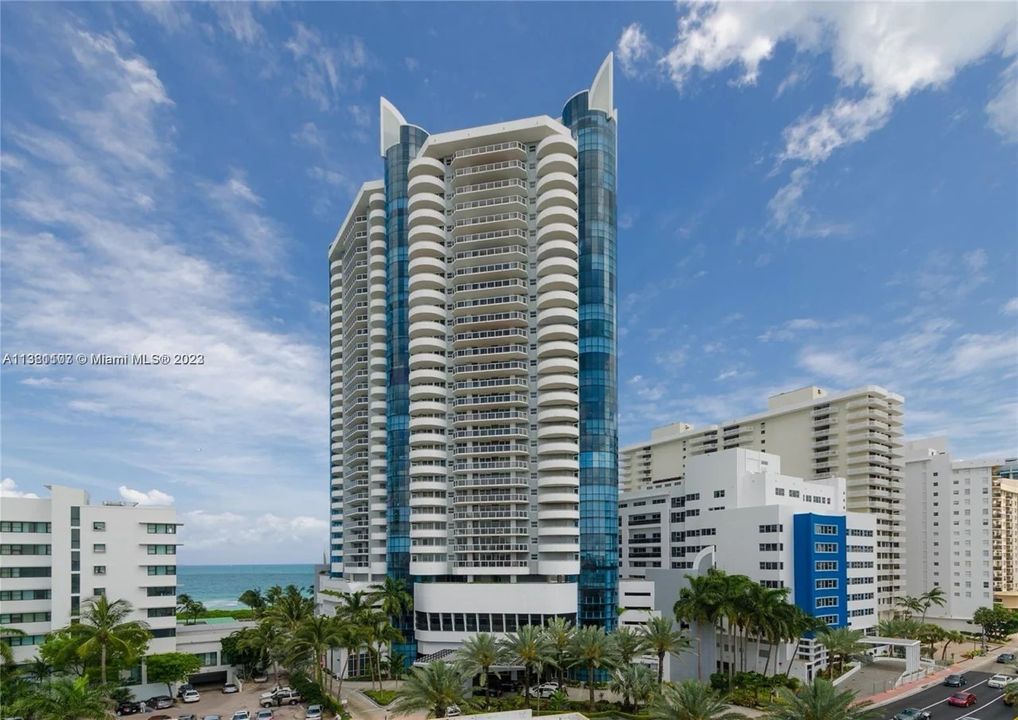 La Gorce Palace has 10 condos for sale, price 760K 1.6M