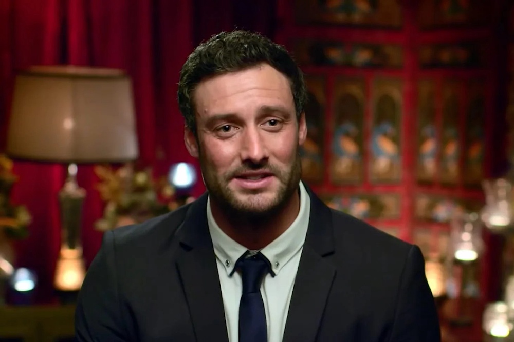 The Bachelorette star Charlie Newling dies as car plunges off cliff