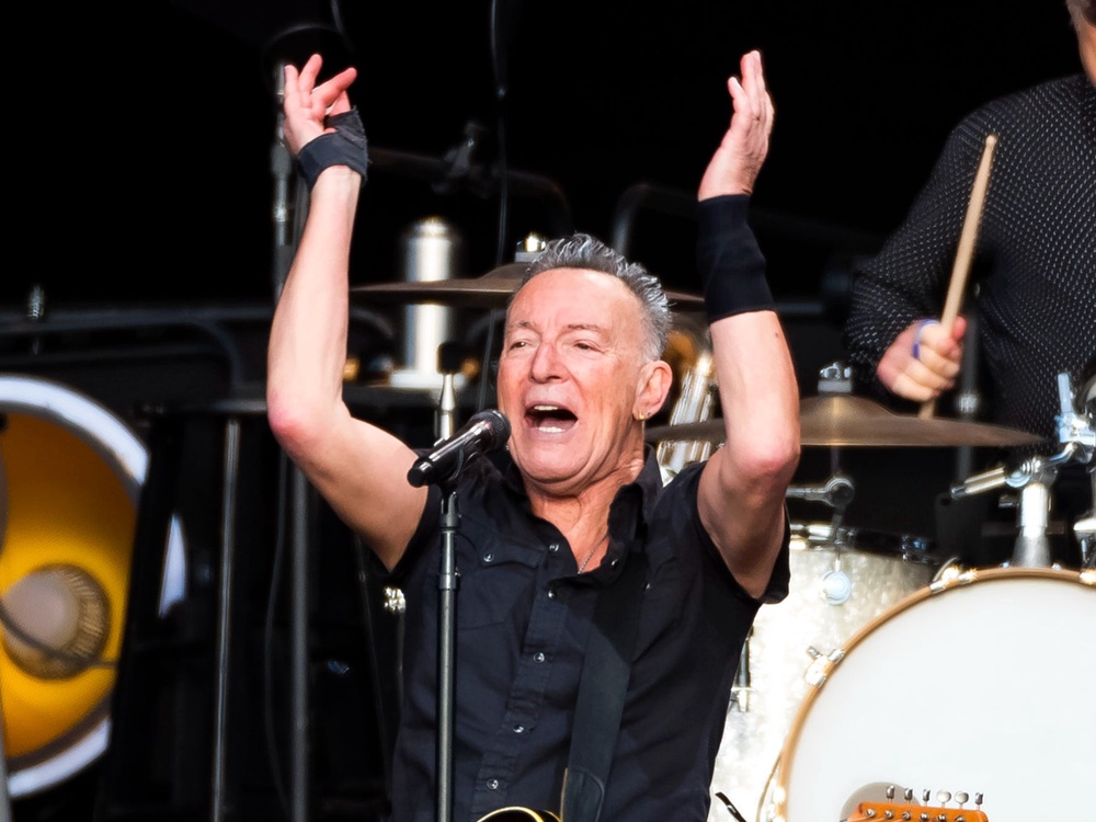 Bruce Springsteen postpones Philadelphia shows hours before first