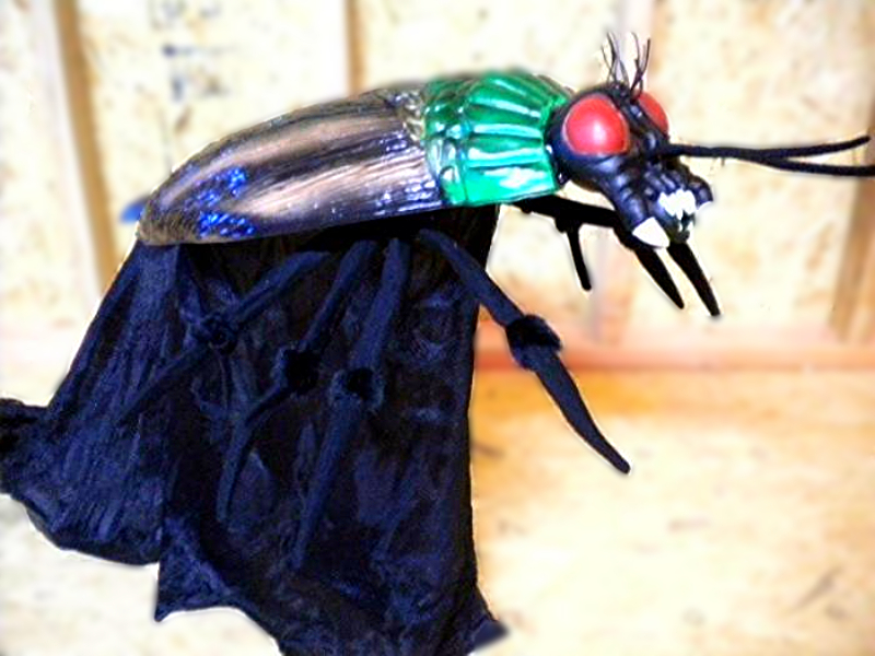 GIANT ATTACKING ANIMATED JUMPING ROACH BUG HALLOWEEN PROP LUNGES at