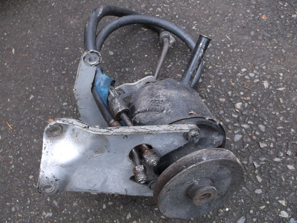 Ford fe power steering pump bracket