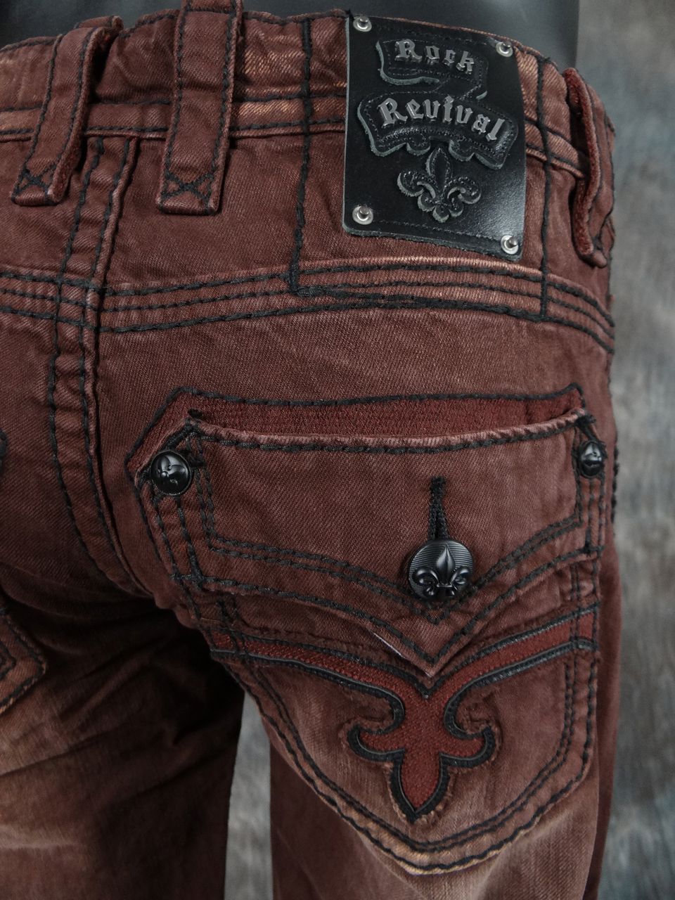 Mens ROCK REVIVAL Jeans DAN in Rare Burgundy with Black Trim! Straight Leg eBay