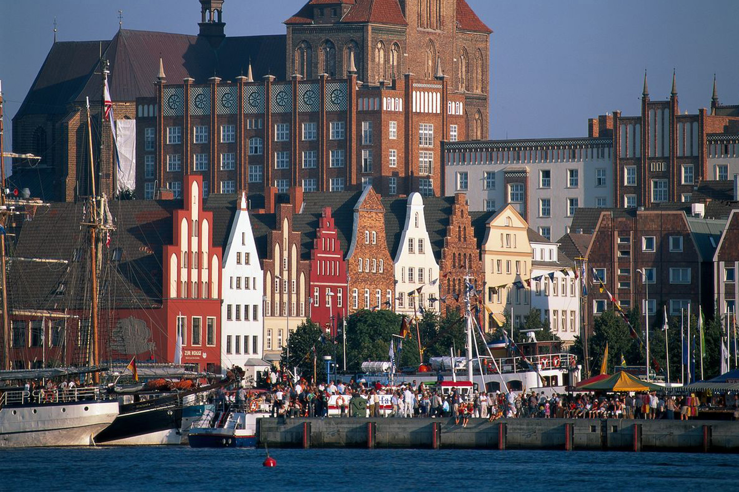 1 hotellövernattning i Rostock med överfart t/r inkl. hytt och mat