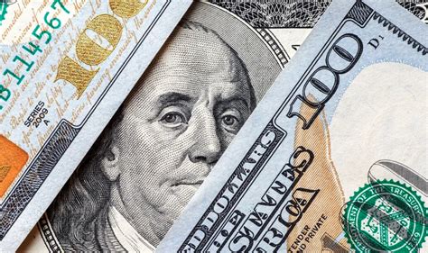 2- أسعار الفائدة على الحساب الذهبي بالدولار