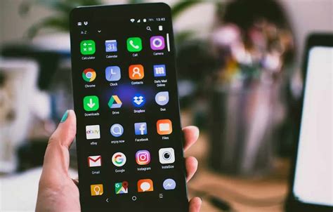 3 طرق لإرسال ملفات فيديو كبيرة في هاتف Android 3 طرق لإرسال ملفات فيديو كبيرة في هاتف Android