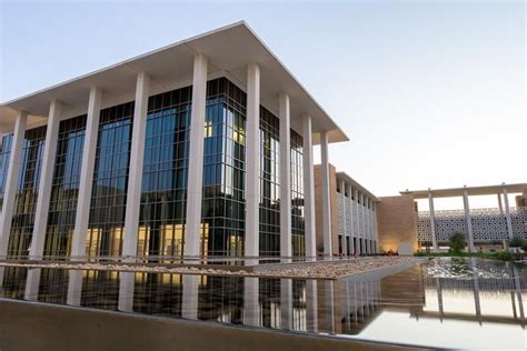 5_ اقسام كلية الخدمة الاجتماعية بجامعة الاميرة نورة