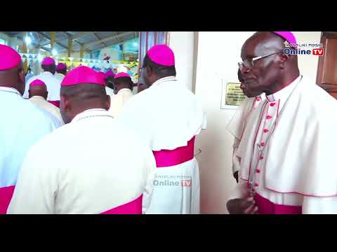 ANDAMO KUELEKEA MASIFU YA JIONI KUSIMIKWA KWA ASKOFU WA JIMBO JIPYA LA BARIADI