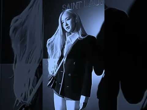 حتى عندما اغمض عيني اراك